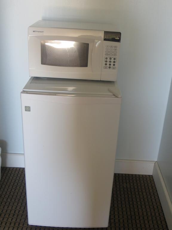 Budget Inn Adair Room photo