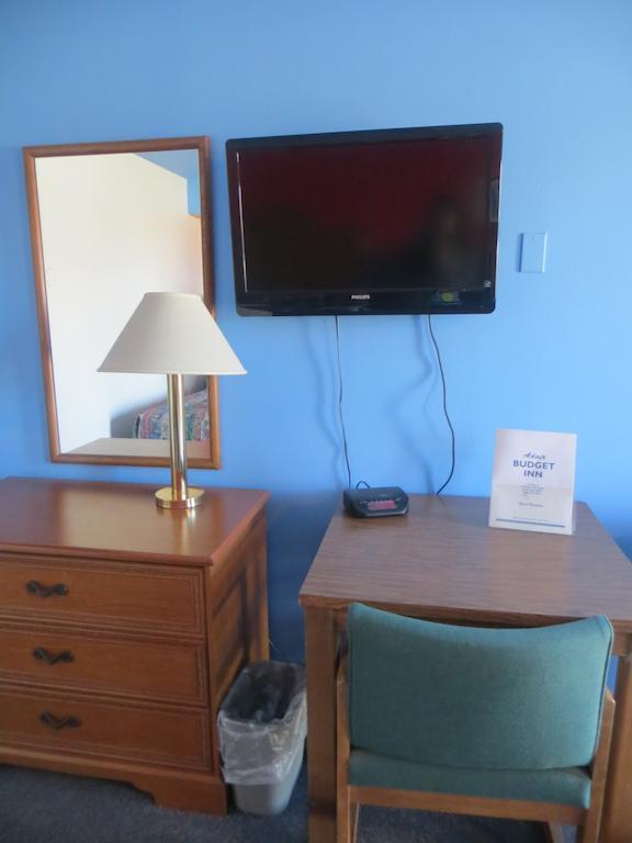 Budget Inn Adair Room photo