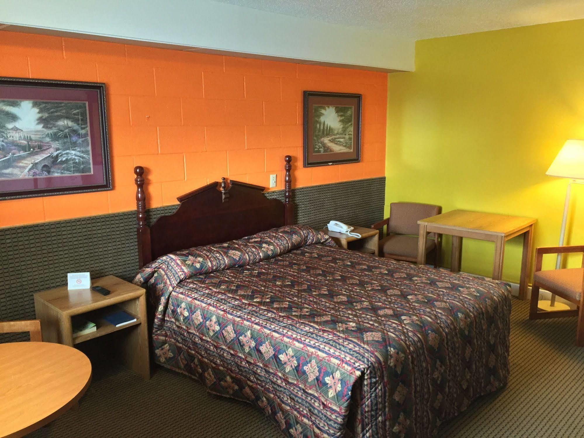 Budget Inn Adair Exterior photo